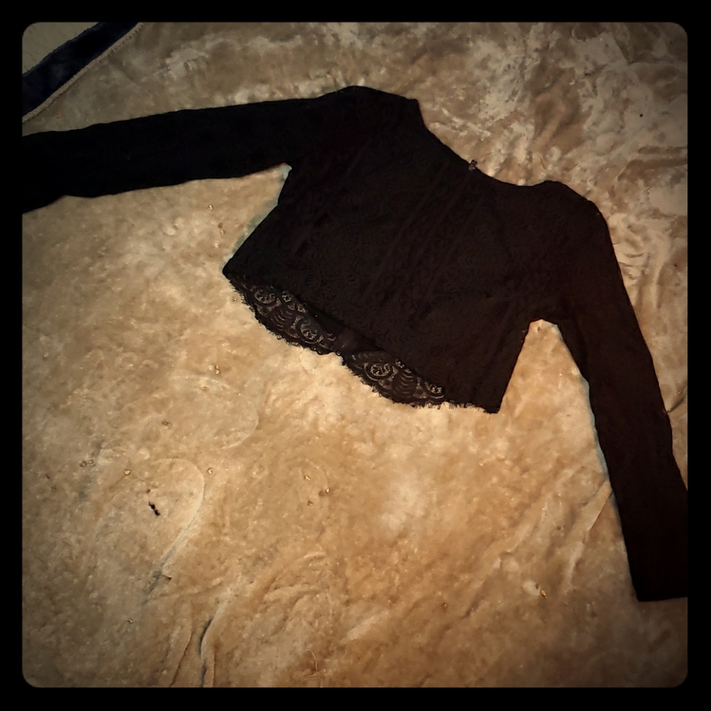 Hollister long sleeve lace crop top